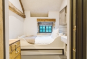 20180822- BEACHSPOKE Bledington Barn 2 -210105